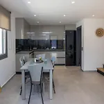 Raffar Luxury Chora Ii Apartment *