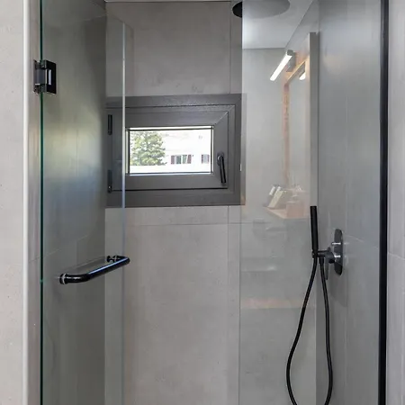 Raffar Luxury Chora Ii דירה *