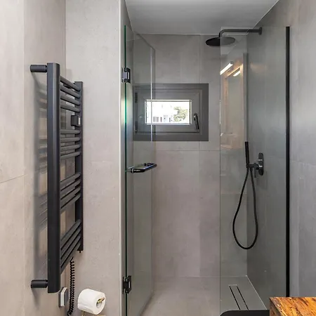 Raffar Luxury Chora Ii דירה